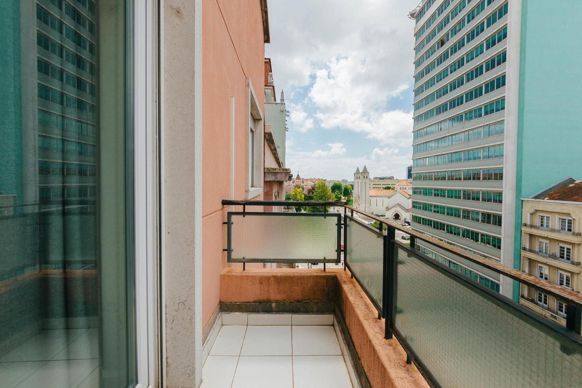 Rent4rest Family & Friends In Roma Avenue *