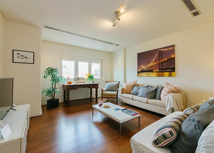 Rent4Rest Lisbon Family & Friends Apartment In Roma Avenue