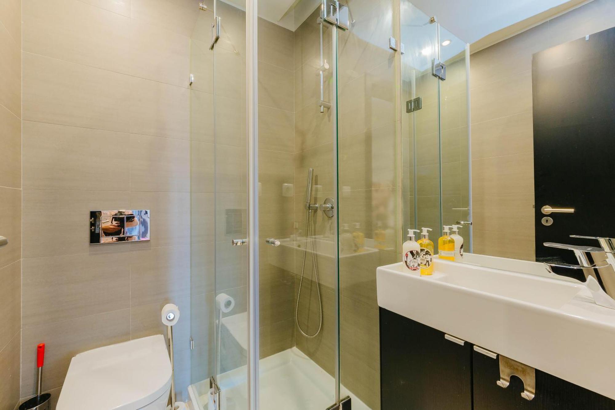 Rent4Rest Lisbon Family & Friends Apartment In Roma Avenue