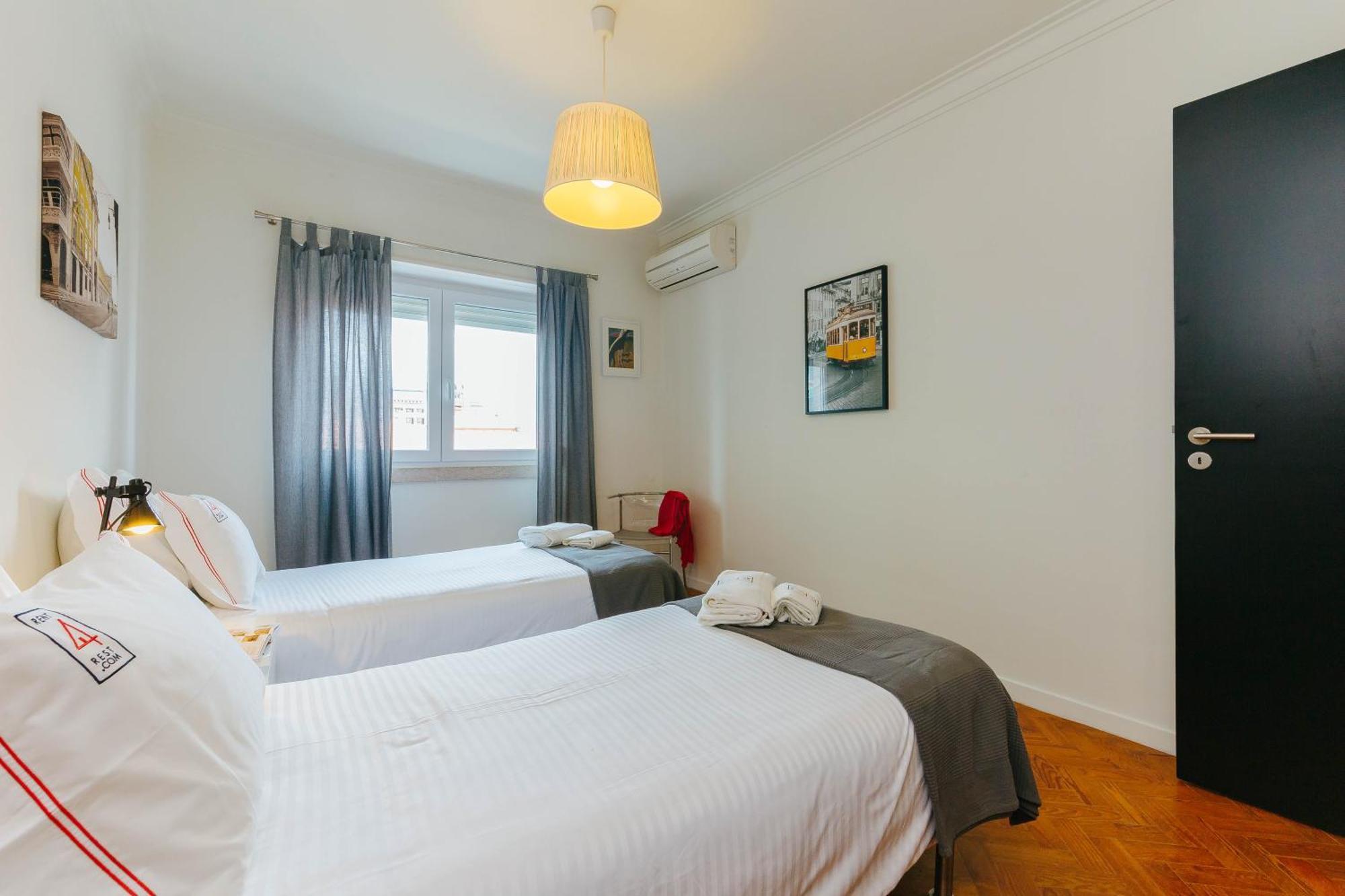 Apartamento Rent4Rest Lisbon Family & Friends Apartment In Roma Avenue Lisboa