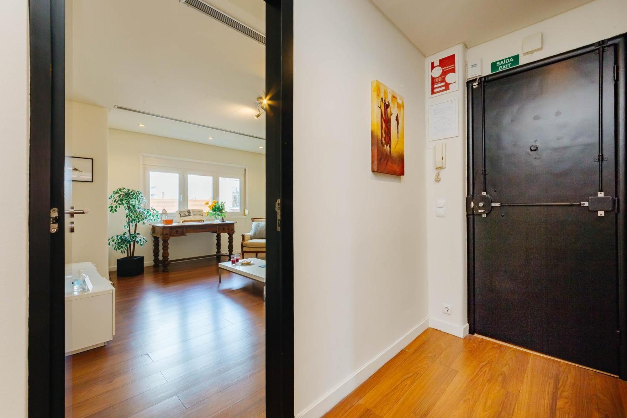 Rent4Rest Lisbon Family & Friends Apartment In Roma Avenue *