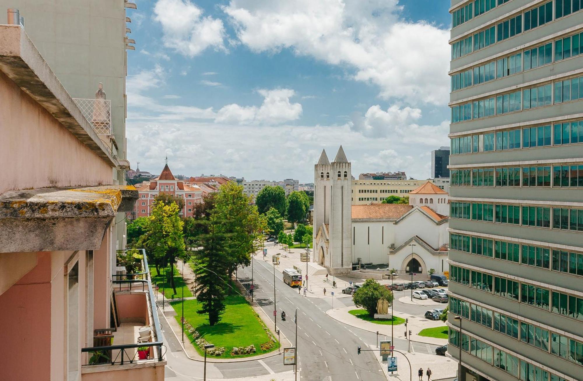 Rent4Rest Lisbon Family & Friends Apartment In Roma Avenue * Lisboa