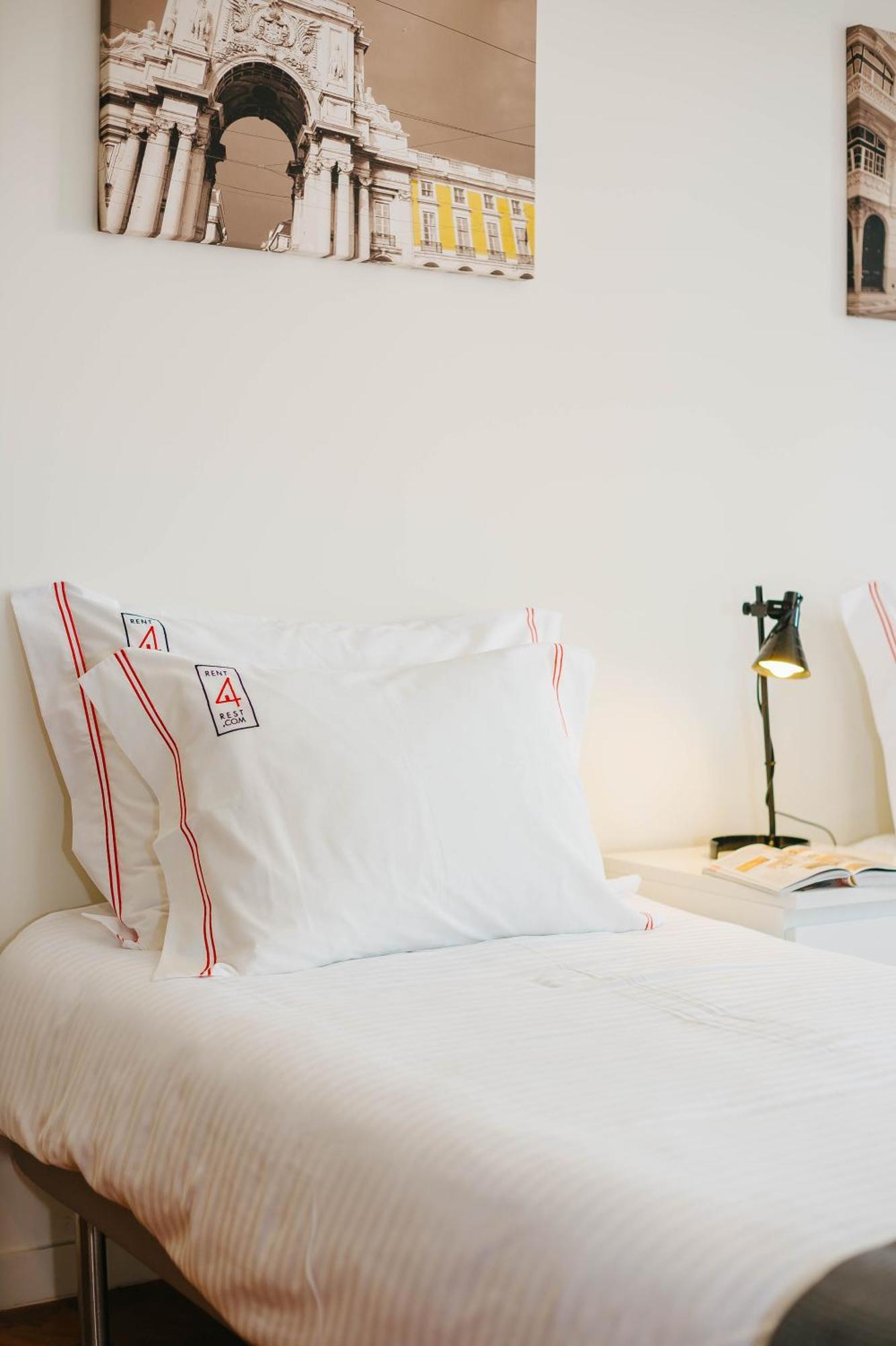 Rent4Rest Lisbon Family & Friends Apartment In Roma Avenue Lisboa